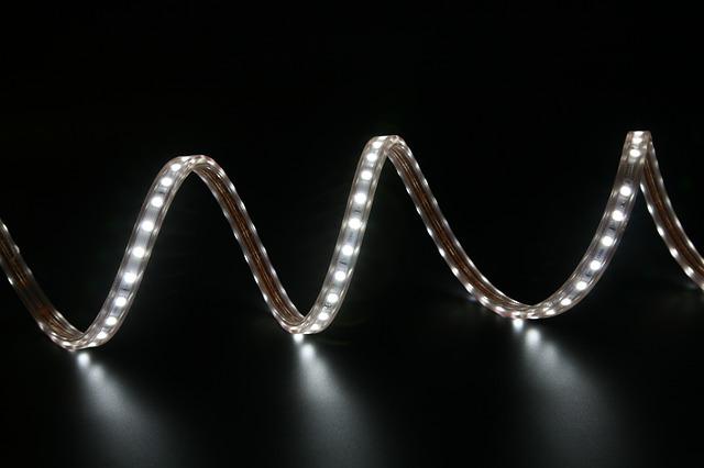 LED pásikbiely